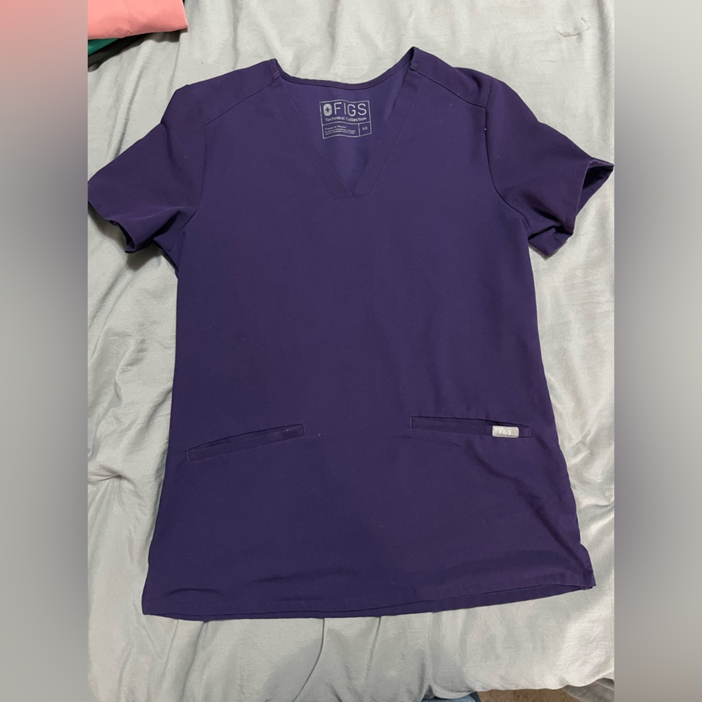 Figs Casma purple jam scrub top